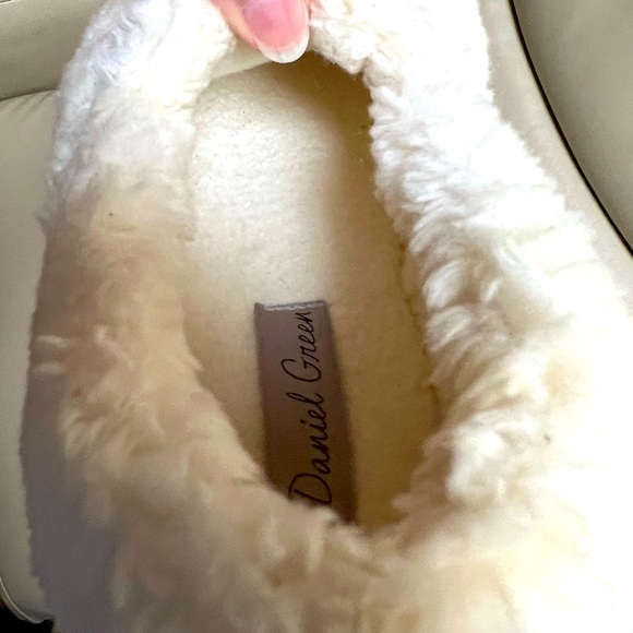 Daniel Green Alpine Slippers  6 1/2 M - Picture 12 of 16